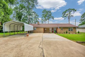 On Toledo Time! Lakefront 3 bedroom home - Image 4