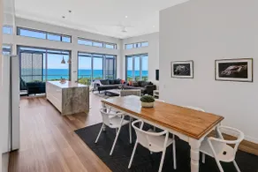 Breathtaking Beachfront 3 Bedroom Penthouse Bokarina Sunshine Coast - Image 4