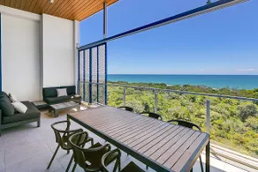 Breathtaking Beachfront 3 Bedroom Penthouse Bokarina Sunshine Coast - Image 3