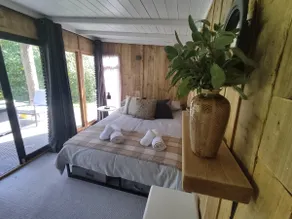Luxury Private Cabin hot tub robes towels included - Image 4