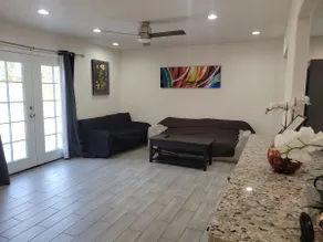 Enjoy our 3BR, 2BA, steps from restaurants - Image 2