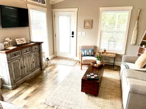The Little Getaway-Sleeps 4, Firepit, Pet friendly - Image 3