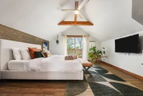 Freds' Cabin - Image 2
