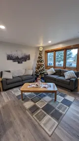 Quiet home near trails and parks - Image 2