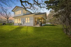 Renovated Farmhouse | Split Unit | Country Charm - Image 2