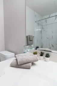 Spacious Private Suite · 10 Min Downtown & Airport - Image 4