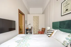 Rare Find! Outstanding location in the Centre! - Image 5