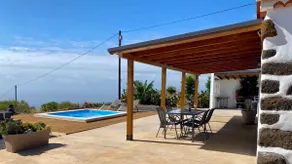 Cozy cottage with a pool - Image 4
