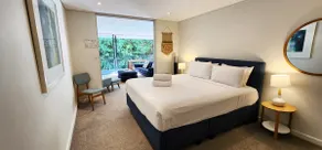 Stylish Parkside Retreat - Outdoor Pool & Undercover Parking - Randwick - Image 5