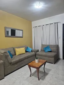 Beautiful family home in a private residential area - Image 3