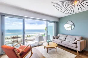 Cocoon 2 bedrooms Sea front in Pornichet Parking - Image 2