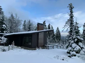 Secluded Modern|Scenic Views|Hot Tub|Pet Friendly - Image 2