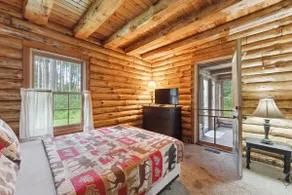 Sprawling Cabin Estate with Hot Tub and Games - Image 4