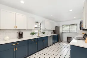 5BR Detroit Mansion | Sleeps 16 | Driveway Parking - Image 4