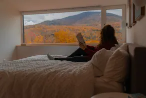 The Grey Barn: Luxe Home w/Fab Fall Foliage Views - Image 3