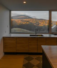 The Grey Barn: Luxe Home w/Fab Fall Foliage Views - Image 4
