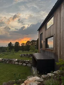 The Grey Barn: Luxe Home w/Fab Fall Foliage Views - Image 2