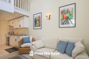Charming Cottage - Acorn Lodge in Windsor - Image 2