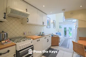 Charming Cottage - Acorn Lodge in Windsor - Image 5