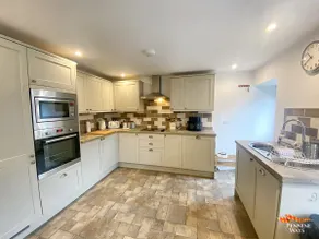 Lily's Cottage - Image 2