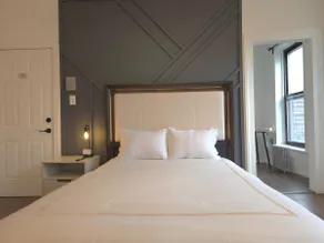 Modern Greenpoint Guesthouse - Image 3