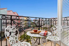 Charming Condo - European Vibe - Image 4