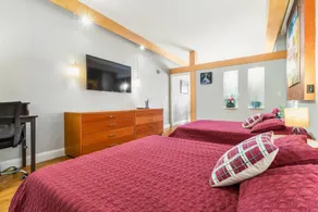 Charming Condo - European Vibe - Image 3