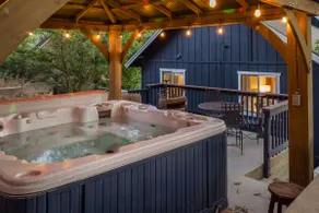 Koda House with lake views, hot tub, walk to lake - Image 3