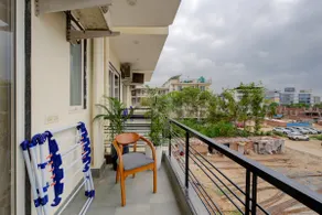 Cozy Studio Apartment with Patio N/B Element One - Image 2