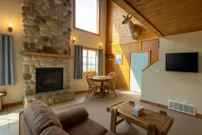 Riverstone Cabin - right side - Image 4