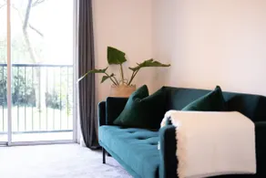 G/Floor Apartment by Southampton Central Station - Image 2