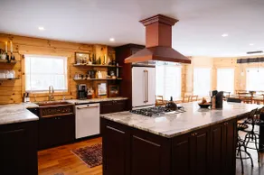 Ralph Lauren Cabin: Sleeps 14 HotTub Pet-friendly - Image 3