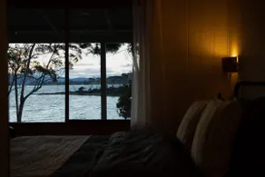 Sunken Sea Shack - waterfront getaway - Image 3