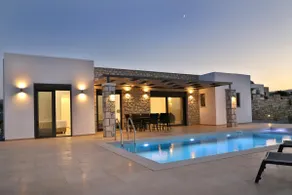 Sternes Tropicana Executive Villa with pool, by Comfortbnb - Image 3
