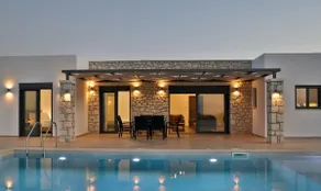 Sternes Tropicana Executive Villa with pool, by Comfortbnb - Image 2