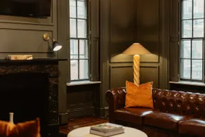 Vintage Vogue • 2 Bed - Brown Uni • RISD - Image 2