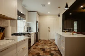 Vintage Vogue • 2 Bed - Brown Uni • RISD - Image 5