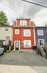 Steps from Downtown! Parking and Patio’s! - Image 3
