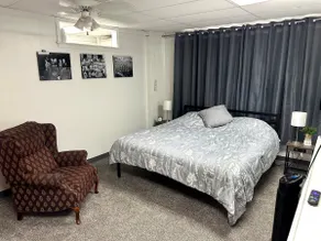 Downtown large 2BR w/ covered front door & parking - Image 2