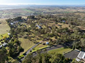 BATHURST GOLDFIELDS RESIDENCE on MOUNT PANORAMA - Image 4