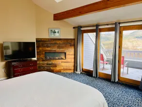 Nordic Village Resort | Highlands Top Floor King - Image 3