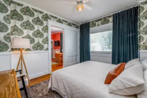 King Bed, Pet Friendly, Main Floor, Walk Downtown - Image 2