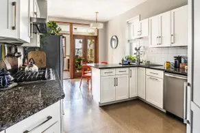 In the Heart of Andersonville-Steps from Clark St. - Image 3