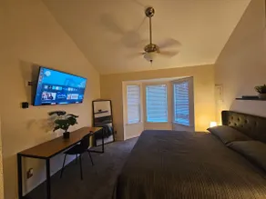 Stylish Stay - Image 4