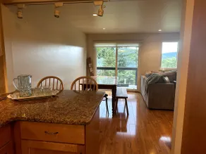 Lake Views, Wineries + Skiing - Image 3