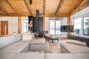 Modern Timber-Frame Cottage with Jacuzzi® Hot Tub - Image 4