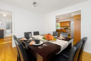 Large Spacious Home w/ Kings and Queen 4BR 2.5B - Image 4
