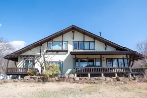 1.6-Acre Private Estate: Mt Fuji, Sauna & Spa - Image 2