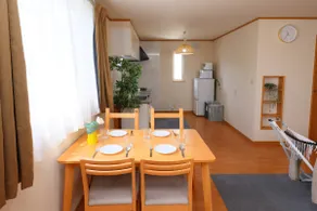 Asahiyama Zoo is 14 minutes by car | Family & Group | Comfortable for 8 people | 160 m² | 2 rooms (entire building rental) | Parking for 4 cars - Image 4
