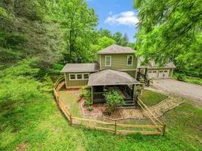 New Fenced Yard for Dogs Near AVL,Airport,Biltmore - Image 4